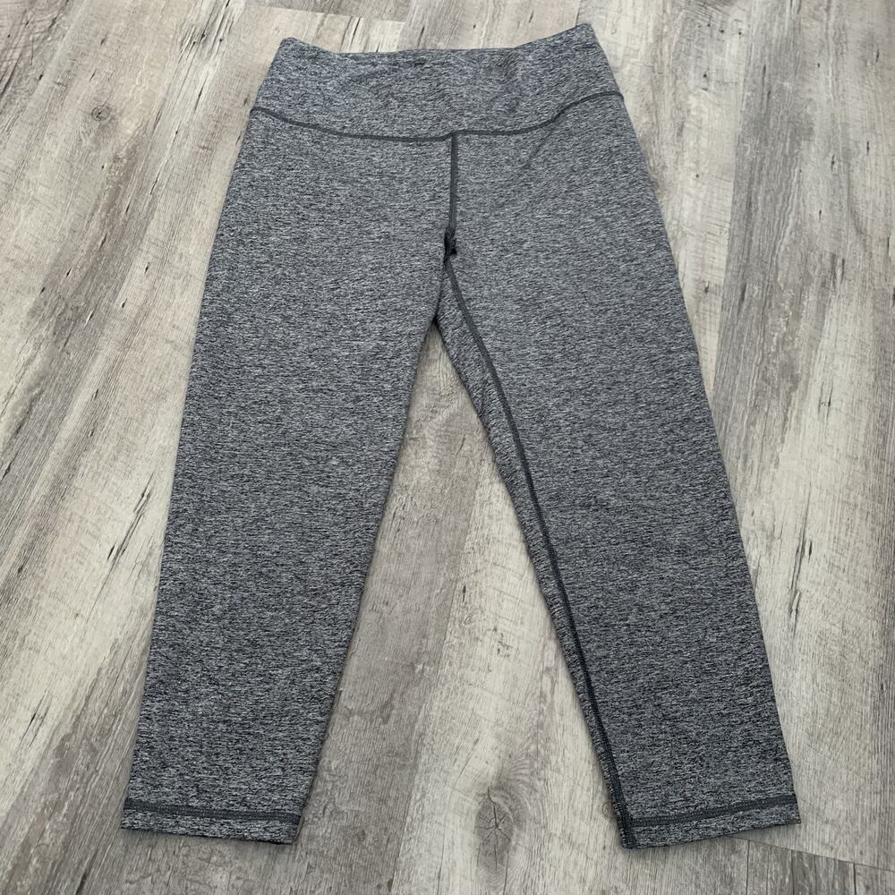 VSX Sport Victoria’s Secret Capri Knockout Womens Medium Cropped Leggings Gray